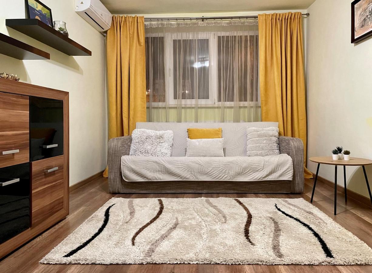 Cozy And Clean Apartment, Near National Arena Bucarest Exterior foto