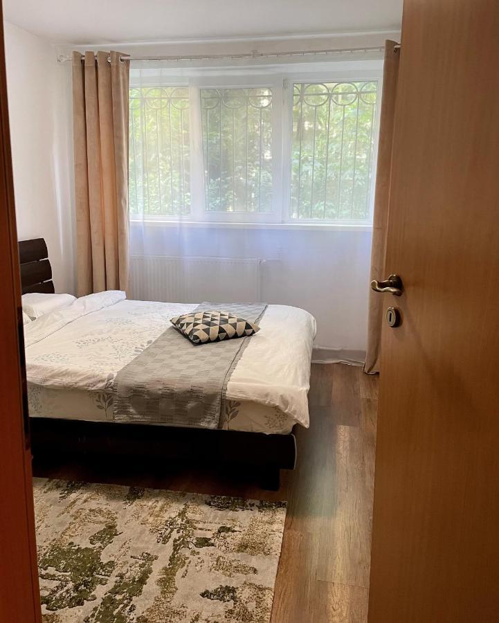 Cozy And Clean Apartment, Near National Arena Bucarest Exterior foto